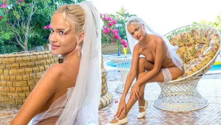 Shaved Teen with Long Hair Masturbates