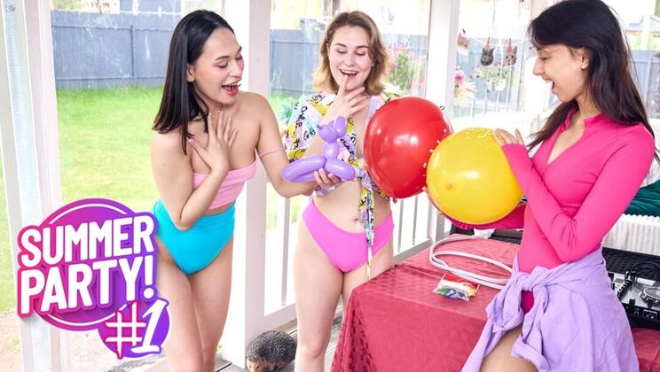 [ClubSweethearts] - Teen 18+ Threesome with Pussy Licking & Orgasms