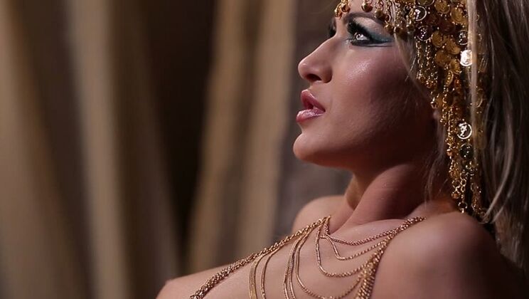 Blonde With Average Ass In Control