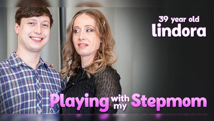 StepSon Fucks His Stepmom's Beautiful Ass in Reverse Cowgirl