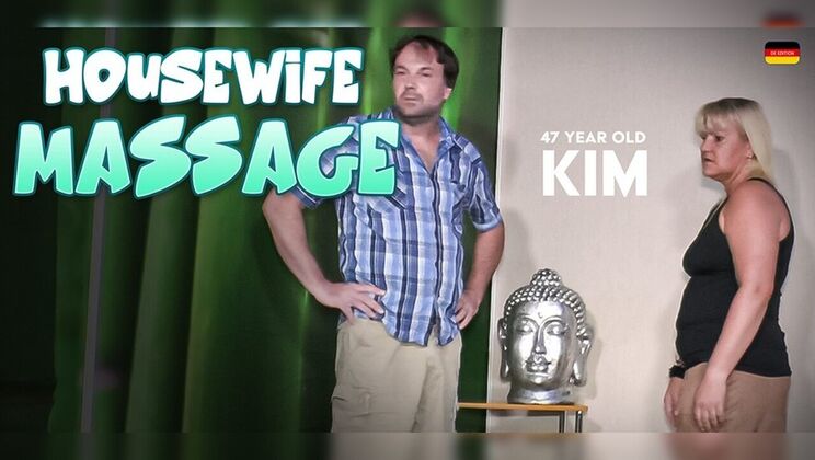 MILF Kim's saggy tits and shaved pussy get massage attention