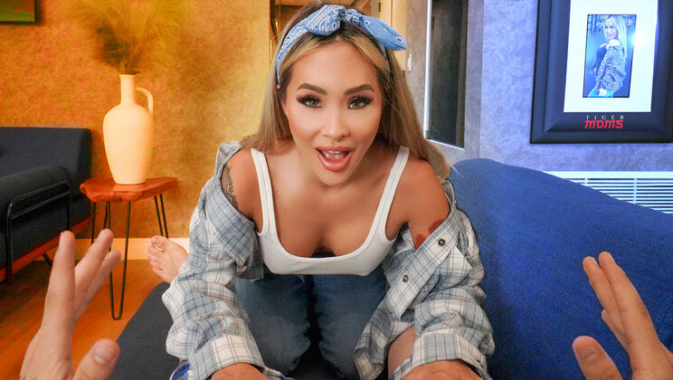 Tiny Blonde Deepthroat And Tit Play