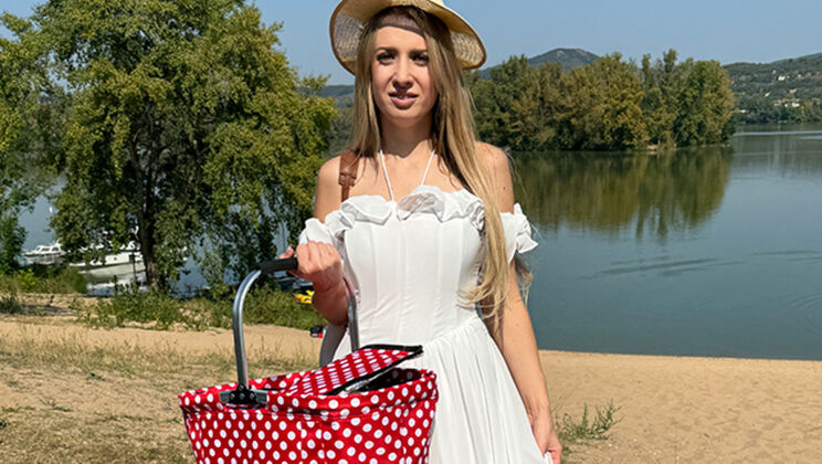 Amateur Couple Steve Q and Adriana Sweet Blonde Fuck at Riverside Picnic