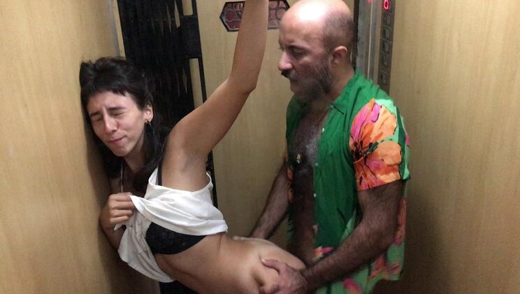 Edu & Fe Going Up: Public POV and Mouthfuck