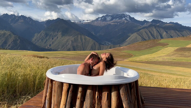 Nate & Rain Hot Tub Sex Machine: Trimmed Pubic Hair POV